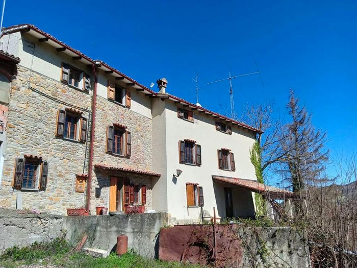 Casa con 5 locali in vendita in Località Bivio Roncaglie, Roncaglie, Alta Val Tidone