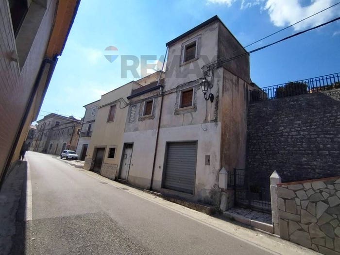 Casa con 5 locali in vendita in San Lupo