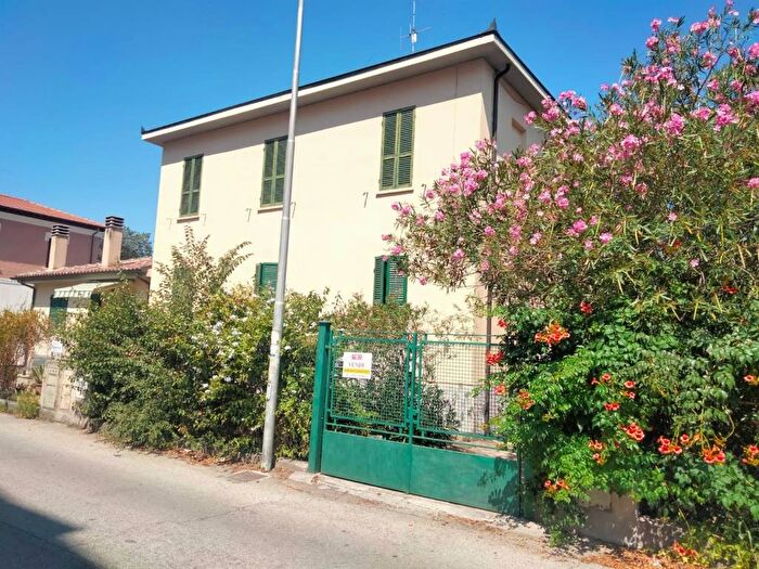 Appartamento quadrilocale in vendita in Via Goffredo Mameli, Viale Firenze Paciana, Foligno