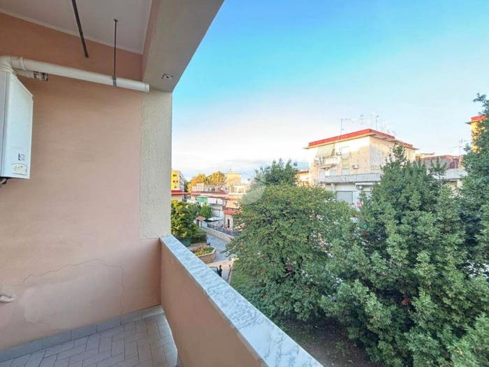 Appartamento trilocale in vendita in Calata Capodichino, Ponti Rossi, Napoli
