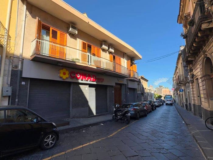 Appartamento con 6 locali in vendita in Centro, Aci Catena