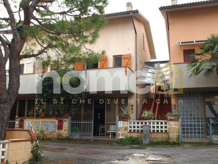 Casa con 6 locali in vendita in Via Po Montemarciano AN Italia, Lungomare, Montemarciano
