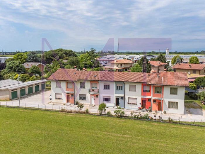 Casa quadrilocale in vendita in Via A De Pollis, Medeuzza, San Giovanni al Natisone