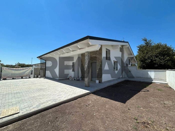 Casa trilocale in vendita in Via Guardapasso, Guardapasso, Aprilia