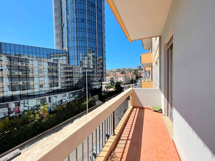 Appartamento con 5 locali in vendita in Via Giudicessa Benedetta, Piazza Giovanni XXIII, Cagliari