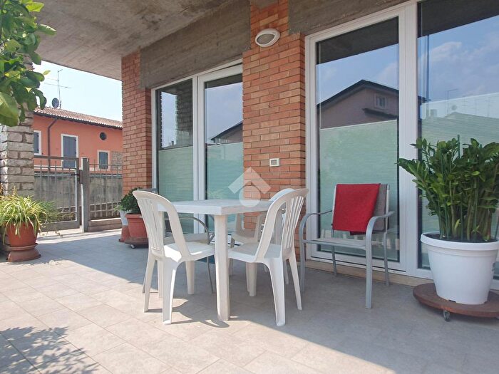 Appartamento trilocale in vendita in Via Principale, Castel D'Azzano