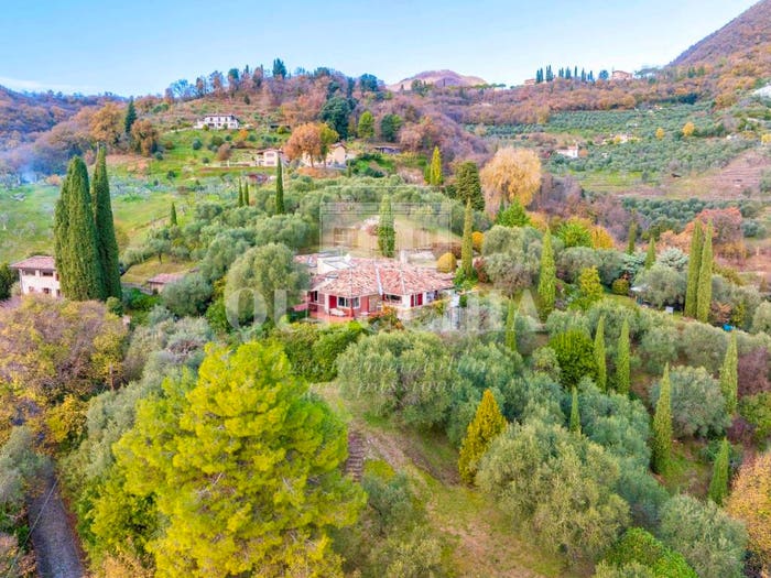 Casa con 6 locali in vendita in Via Ceriolo, Gardone Riviera