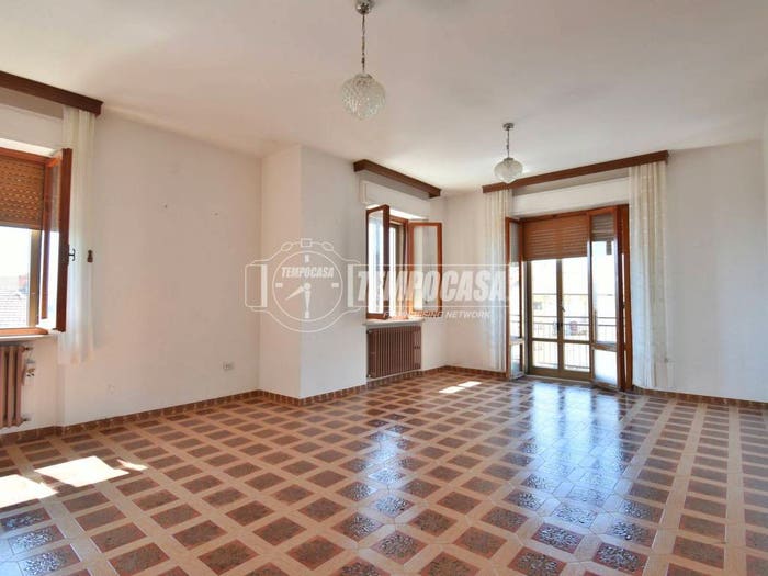 Appartamento con 5 locali in vendita in Via Giuseppe Fammilume, Centro, Pollenza