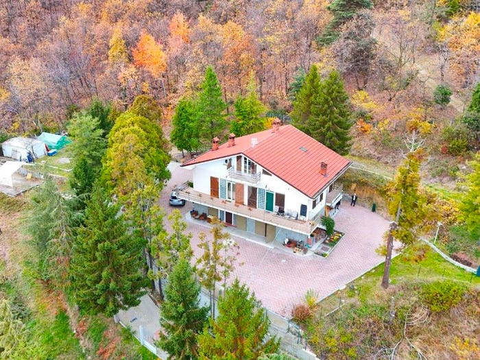 Casa con 6 locali in vendita in Via villanova, Giaveno