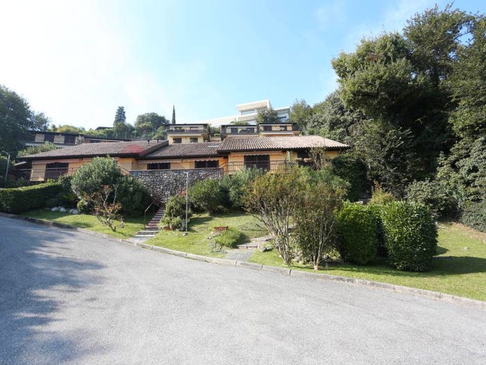 Appartamento trilocale in vendita in via Levrini, Padenghe sul Garda