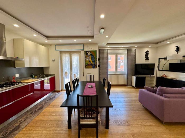 Appartamento quadrilocale in vendita in Porto Santo Stefano, Centro, Orbetello