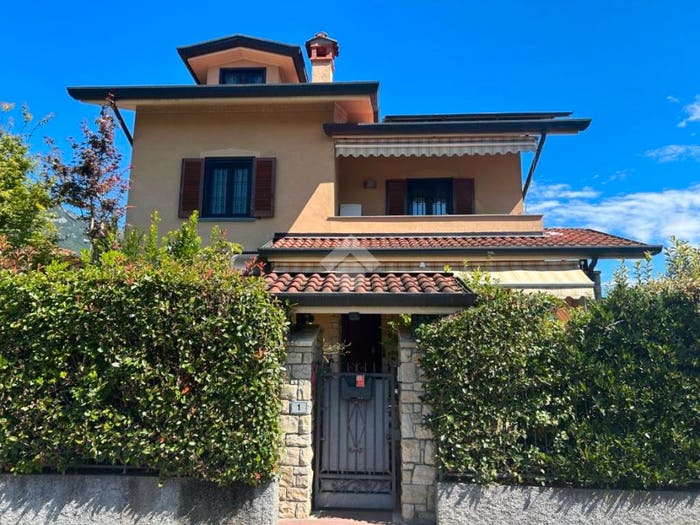 Casa con 5 locali in vendita in Via Bosca Del Pomo, Centro, Costa Volpino