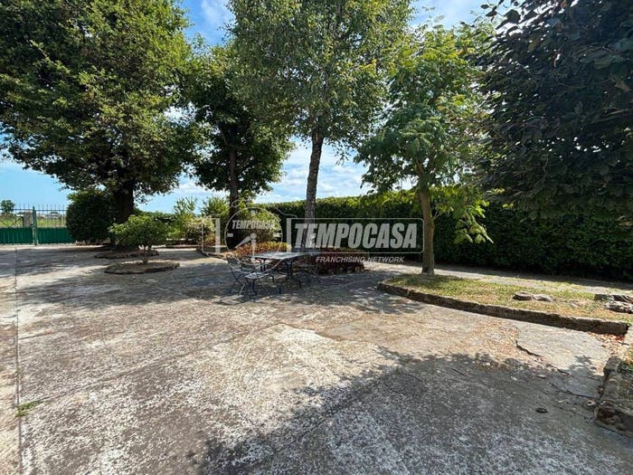Casa con 6 locali in vendita in Via Cavour, Balzola