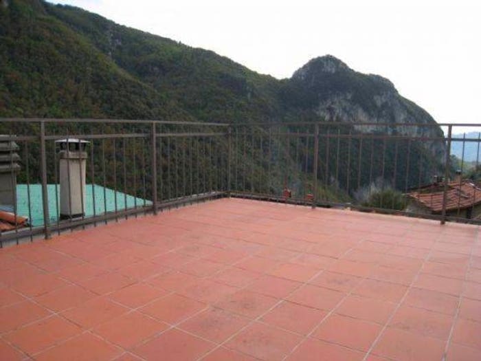 Casa con 6 locali in vendita in Camaiore Paese, Camaiore