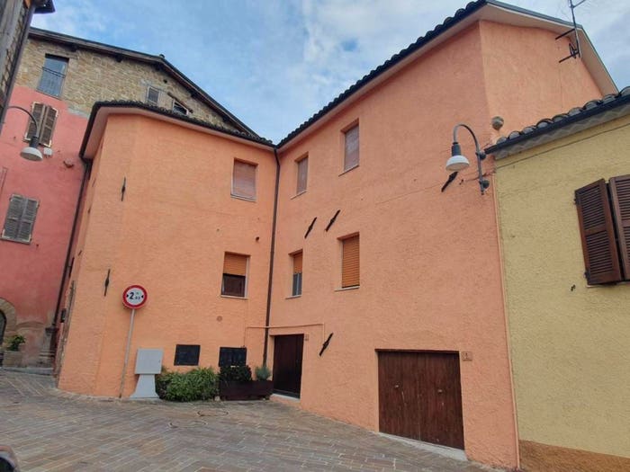 Appartamento quadrilocale in vendita in Via Grande Umberto, Camporotondo di Fiastrone