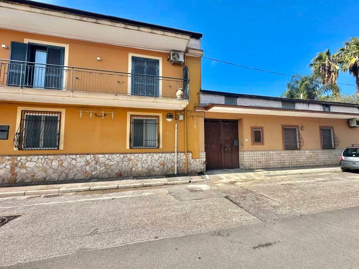 Appartamento trilocale in vendita in Via Castellone, Sant'Arpino