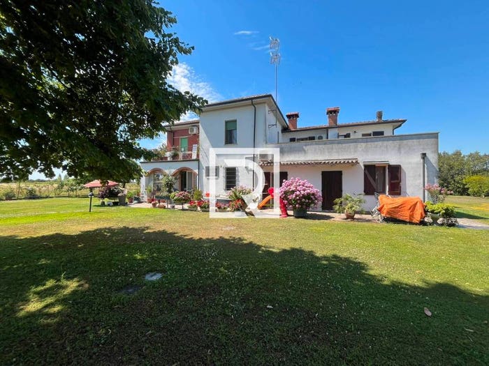 Casa con 6 locali in vendita in VIA STAGGI, Porto Fuori, Ravenna