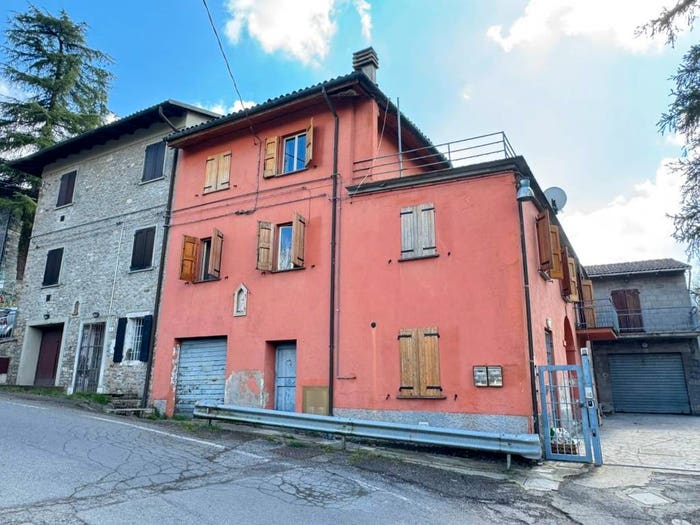 Appartamento con 6 locali in vendita in Via Ronca, Monte San Pietro