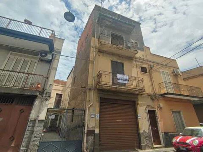 Casa quadrilocale in vendita in Via Circumvallazione, Paternò