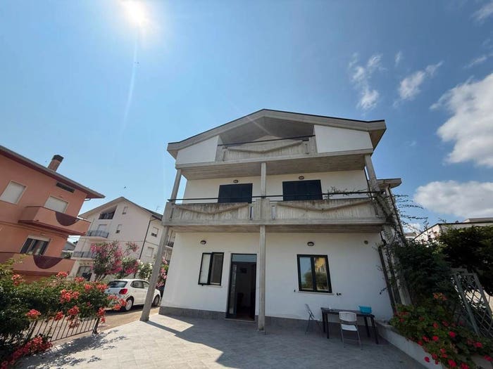 Appartamento trilocale in vendita in Via Don Epimenio Giannico, Monte Marcone, Atessa