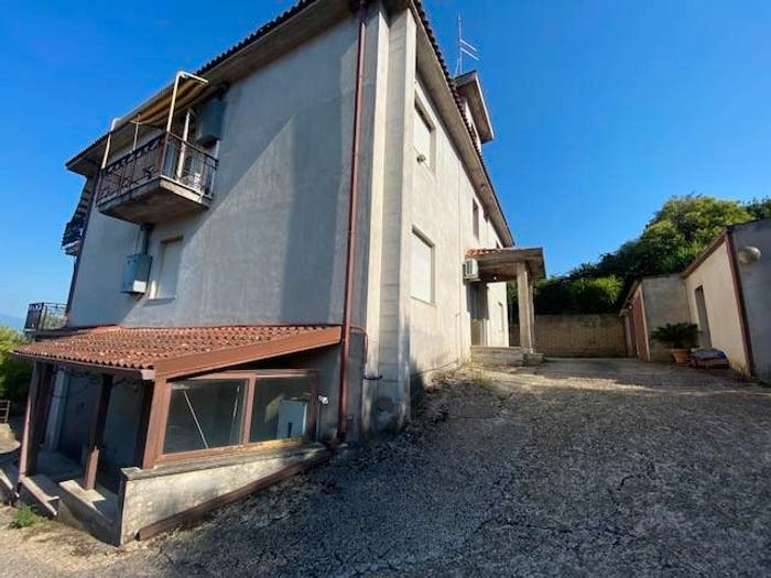 Appartamento trilocale in vendita in Via Giro dei Pini, Colle Del Fagiano, Capena