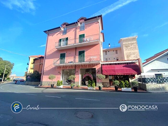 Appartamento trilocale in vendita in Via Venezia, Centro, Ceriale