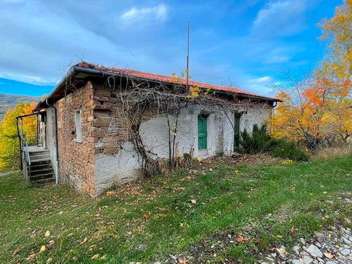 Casa con 6 locali in vendita in pessola casa gasparone, Varsi