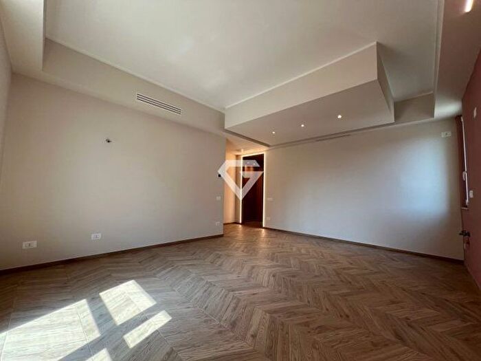 Appartamento trilocale in vendita in Via Giuseppe Verdi, Loano