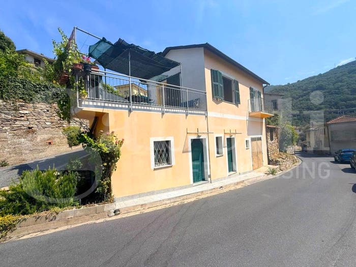 Casa bilocale in vendita in Via Meli, San Lazzaro Reale, Borgomaro