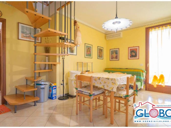 Casa quadrilocale in vendita in Via Acciaioli, Lido delle Nazioni, Comacchio