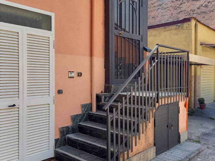 Casa bilocale in vendita in Via Vincenzo Caliendo, Centro, Marigliano