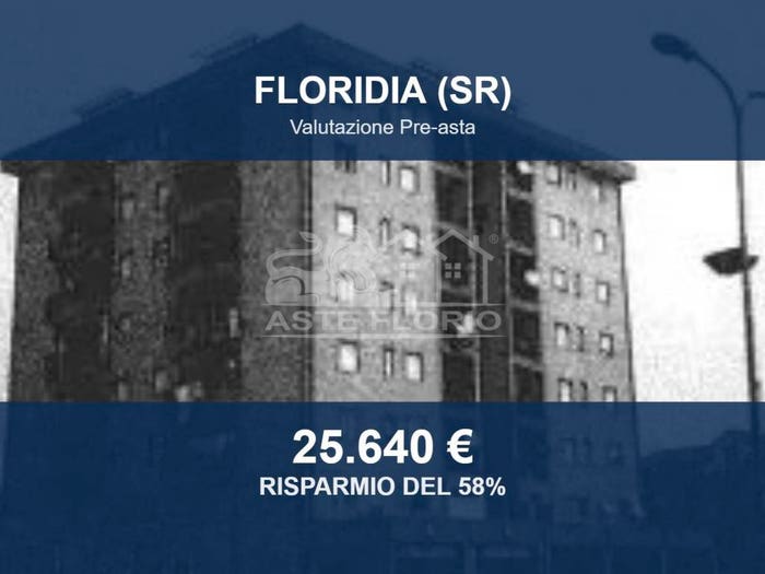 Appartamento trilocale in vendita in Piazza Einaudi, Floridia