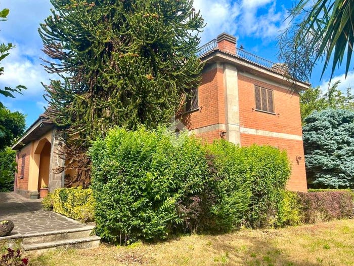 Casa con 6 locali in vendita in Via via tre casali, Carchitti, Palestrina