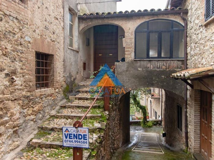 Casa quadrilocale in vendita in Via del Teatro, Centro, Montecchio
