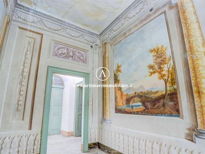 Casa con 6 locali in vendita in Via Cavour, Centro, Massa