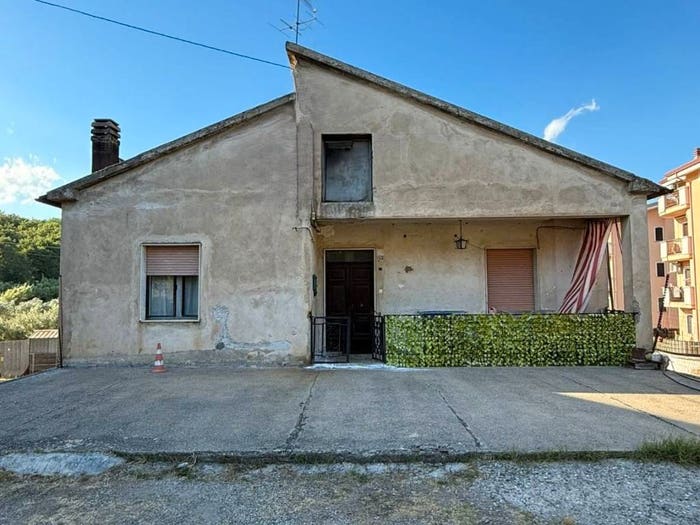 Casa trilocale in vendita in Via Salerni, Montalto Uffugo