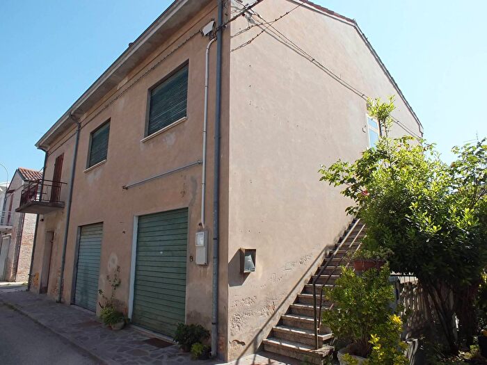 Casa con 8 locali in vendita in Via Giordano Bruno, Tresignana