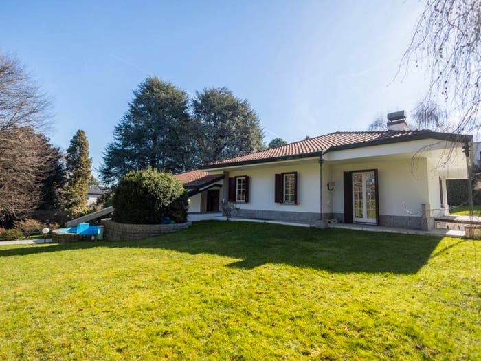 Casa con 5 locali in vendita in Via Giuseppe Parini, Barlassina