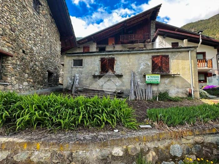 Casa bilocale in vendita in Via Lavod, Valpelline