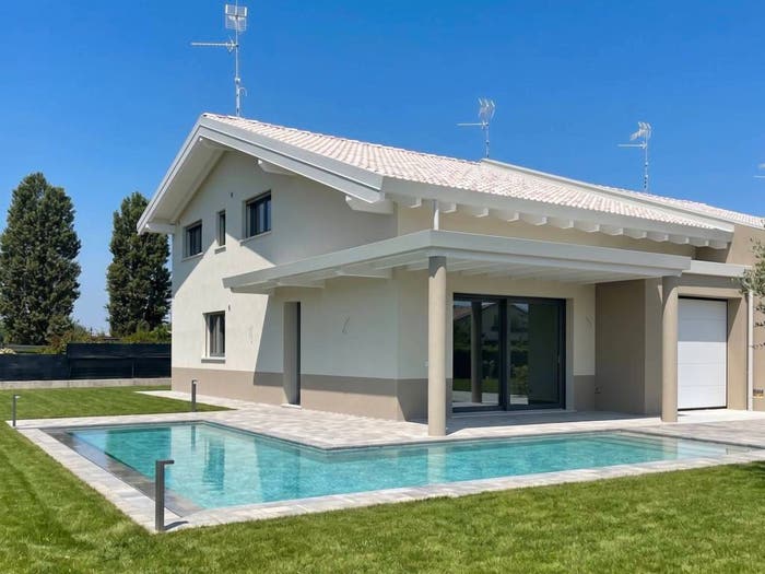 Casa quadrilocale in vendita in Via Alessandro Manzoni, Centro, Montichiari