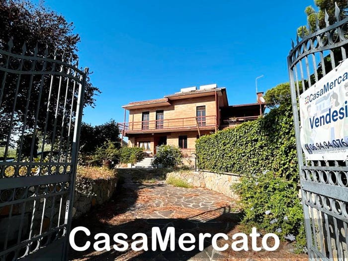 Casa con 6 locali in vendita in Via delle Ortensie, Centro, Rocca di Papa