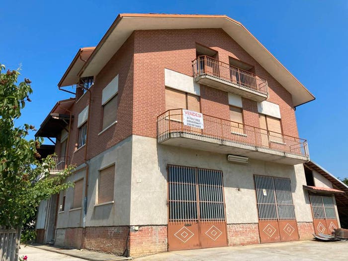 Casa quadrilocale in vendita in Dogliani
