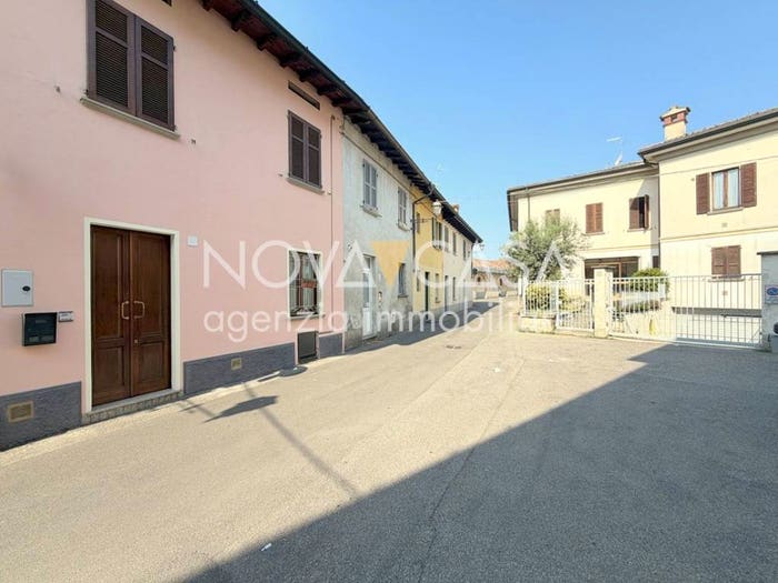 Casa bilocale in vendita in Vicolo Eugenio Conti, Centro Storico, Crema