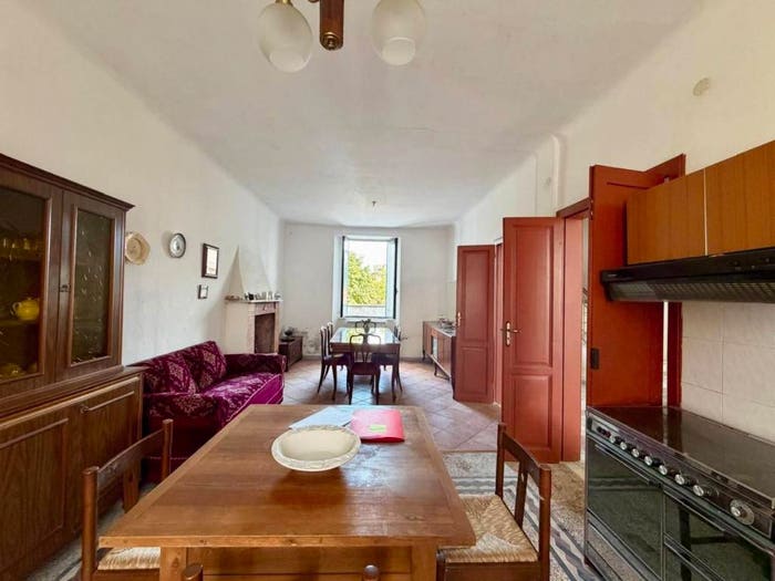 Casa con 5 locali in vendita in Monti, Licciana Nardi