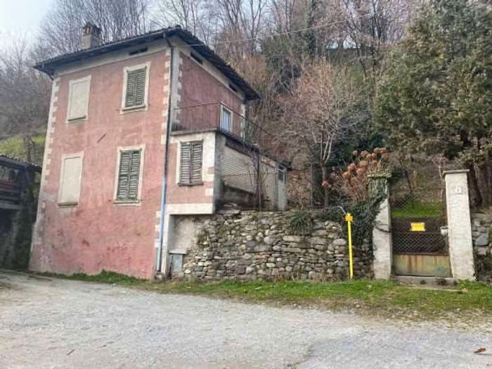 Casa quadrilocale in vendita in Località Toffo, Centro, Brivio