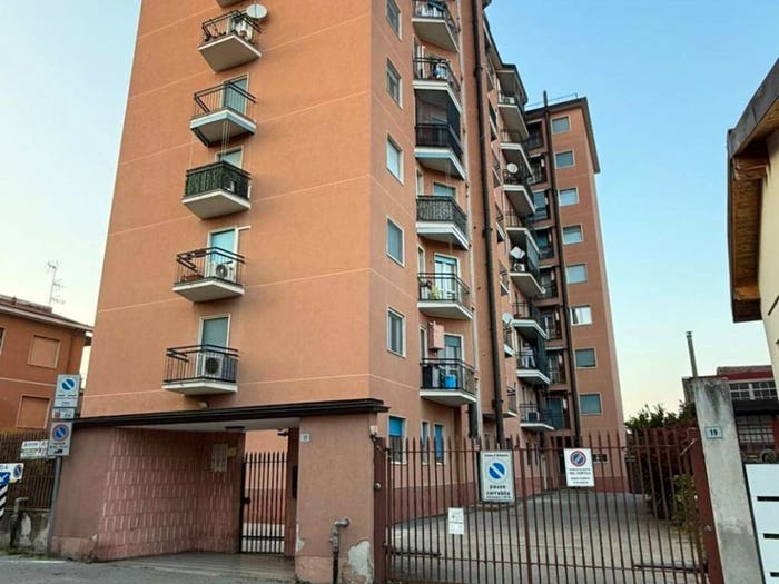 Appartamento trilocale in vendita in Via Giuseppe Castelli, Melegnano