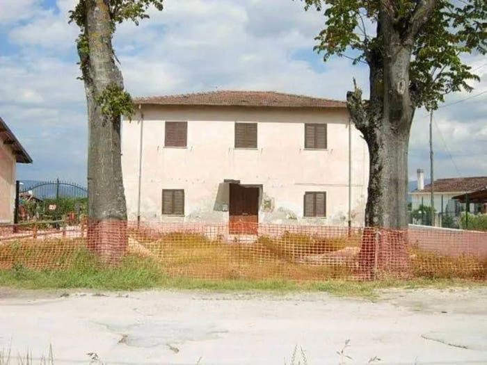 Casa con 5 locali in vendita in Strada, Trasacco