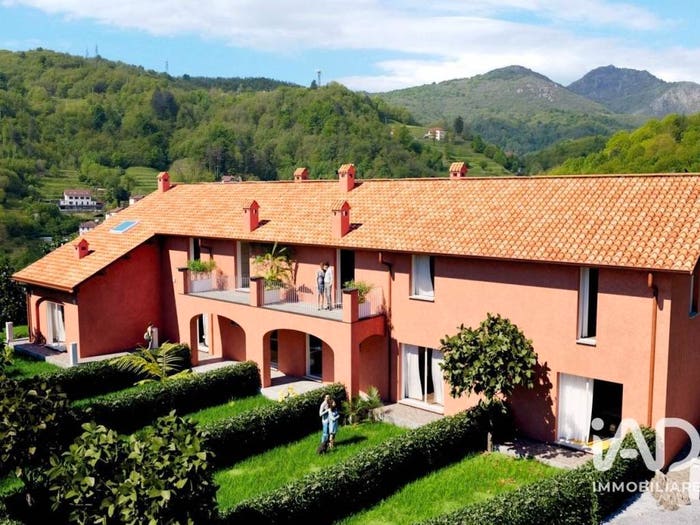 Appartamento trilocale in vendita in Via Romitorio, Centro, Masone