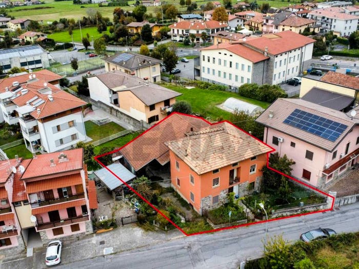 Casa con 6 locali in vendita in Centro, Artogne