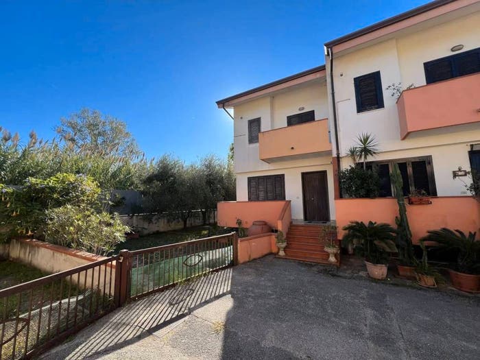 Casa quadrilocale in vendita in Via delle Viole, Laura, Capaccio Paestum